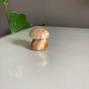 Vintage Onyx Mini Mushroom Decor